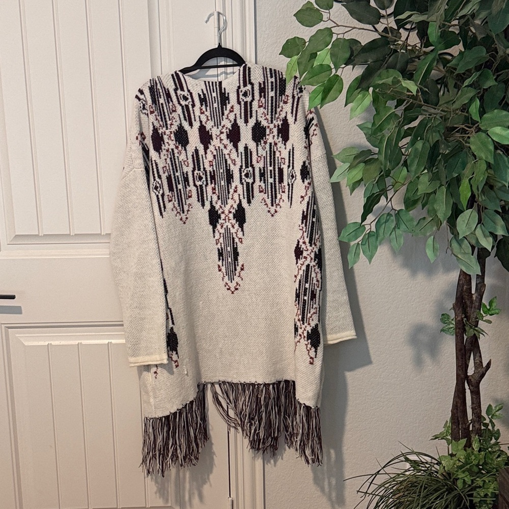 Shyanne Ivory and Black Hooded Cardigan with Fringe - Picture 3 of 4